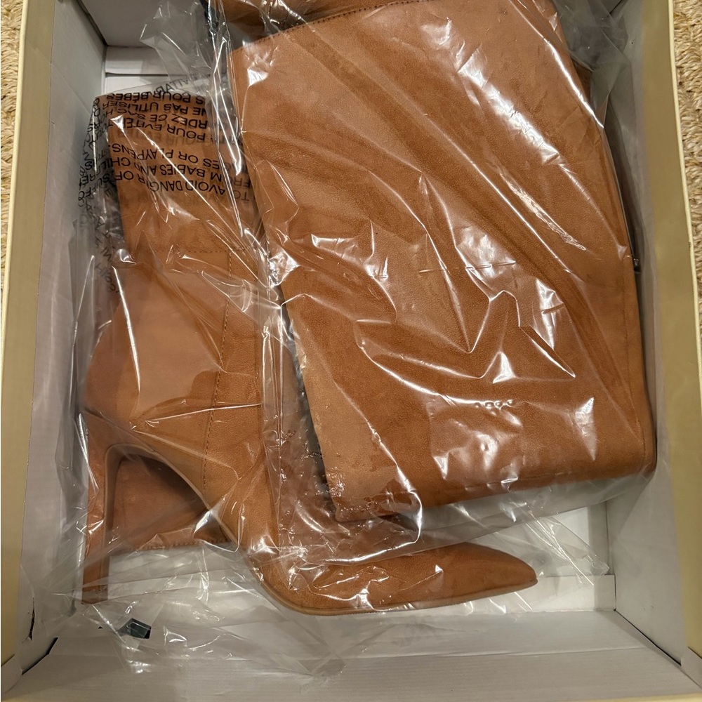 NWT Size 7M Barbara Knee High Boots Pointed Toe Tan Mocha Brown - Picture 2 of 4